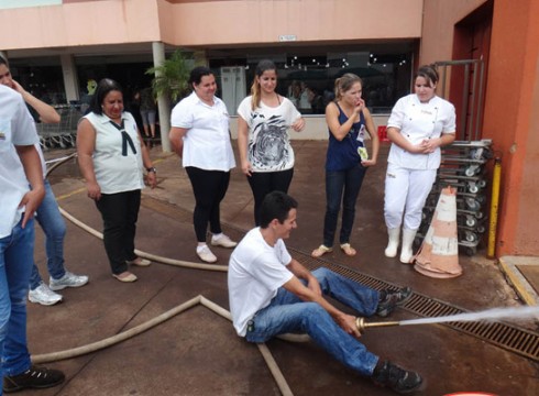 FUNCIONRIOS DO CHAIM SO TREINADOS CONTRA INCNDIO
